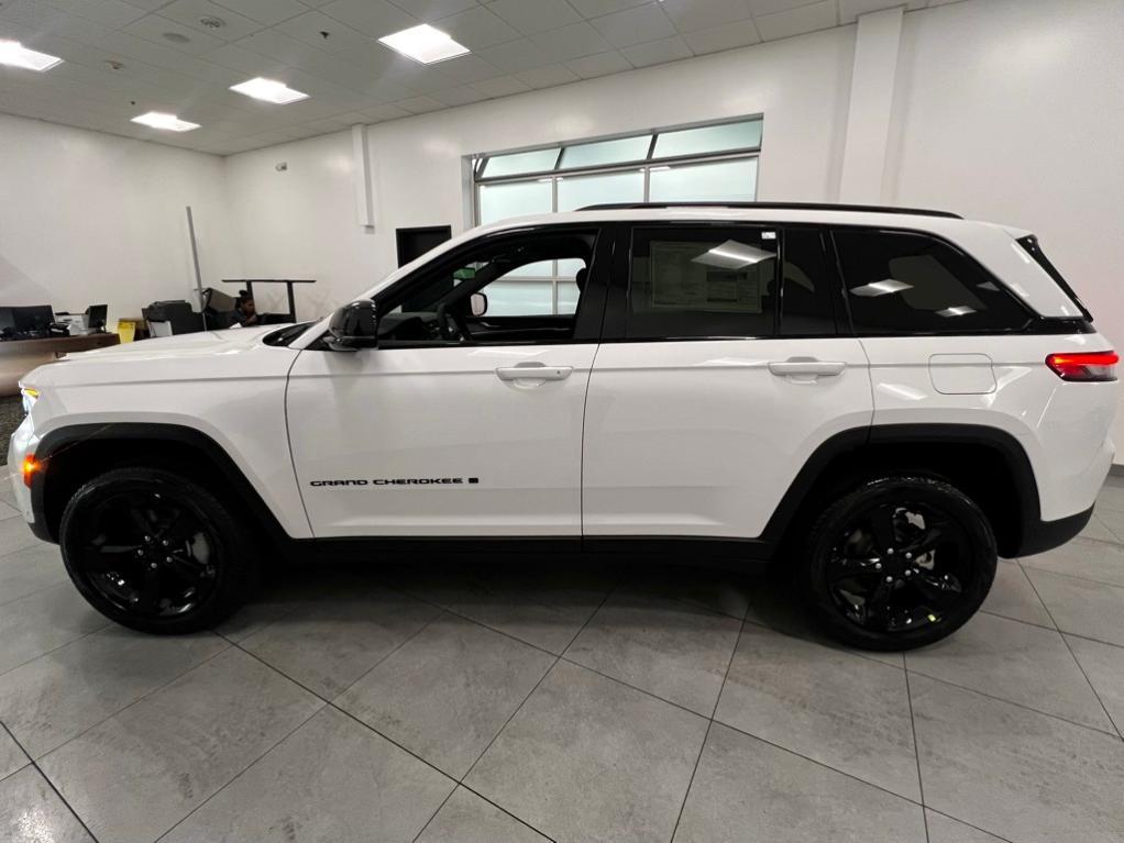 new 2025 Jeep Grand Cherokee car, priced at $44,950