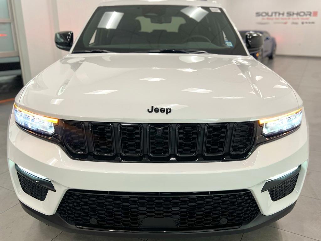 new 2025 Jeep Grand Cherokee car, priced at $44,950