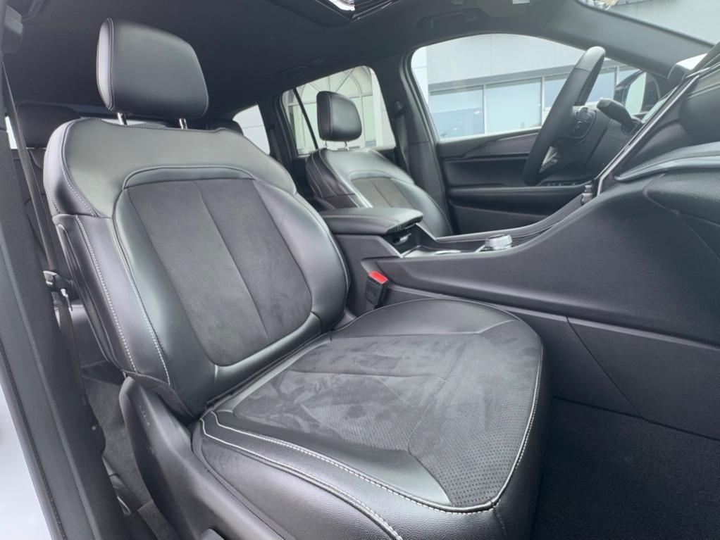used 2024 Jeep Grand Cherokee car, priced at $34,850