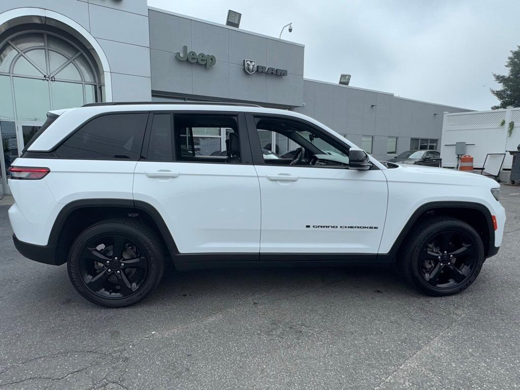 used 2024 Jeep Grand Cherokee car, priced at $34,850