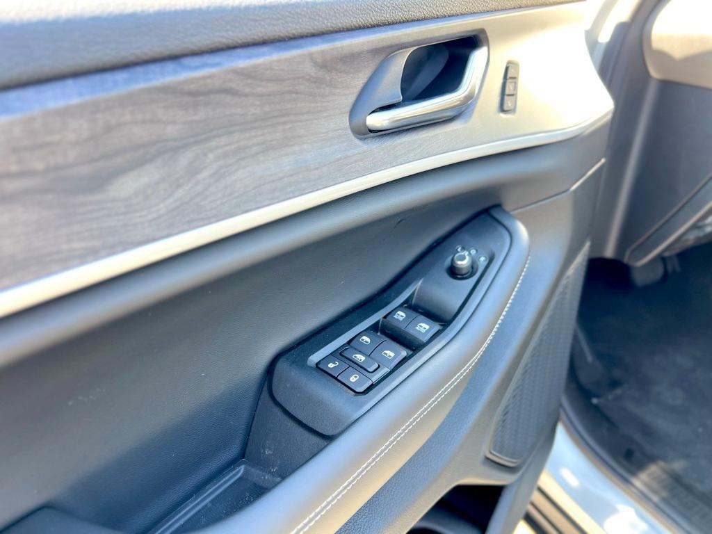 new 2025 Jeep Grand Cherokee car, priced at $50,035