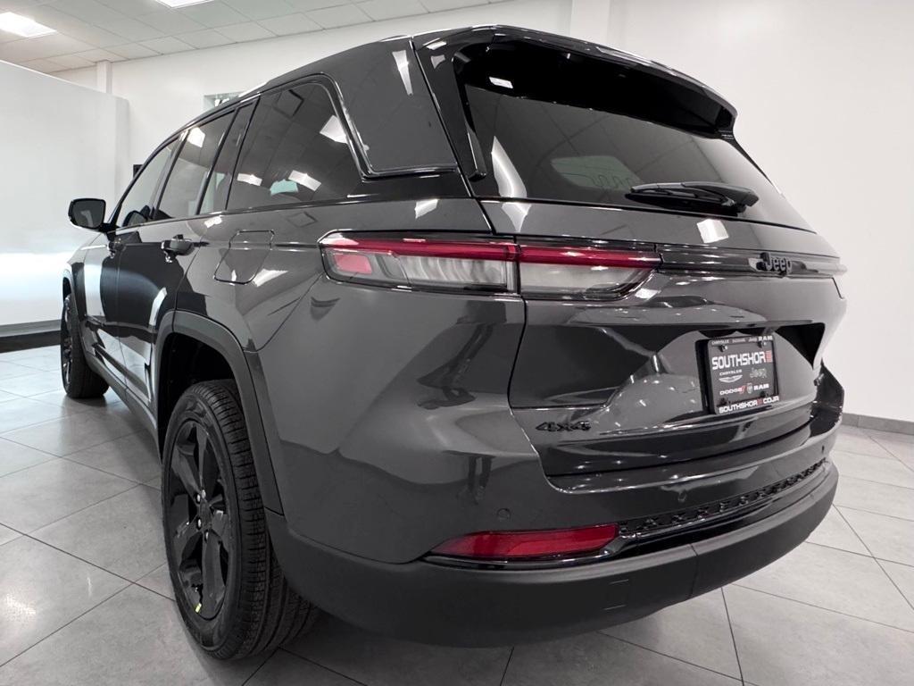 new 2025 Jeep Grand Cherokee car, priced at $49,121