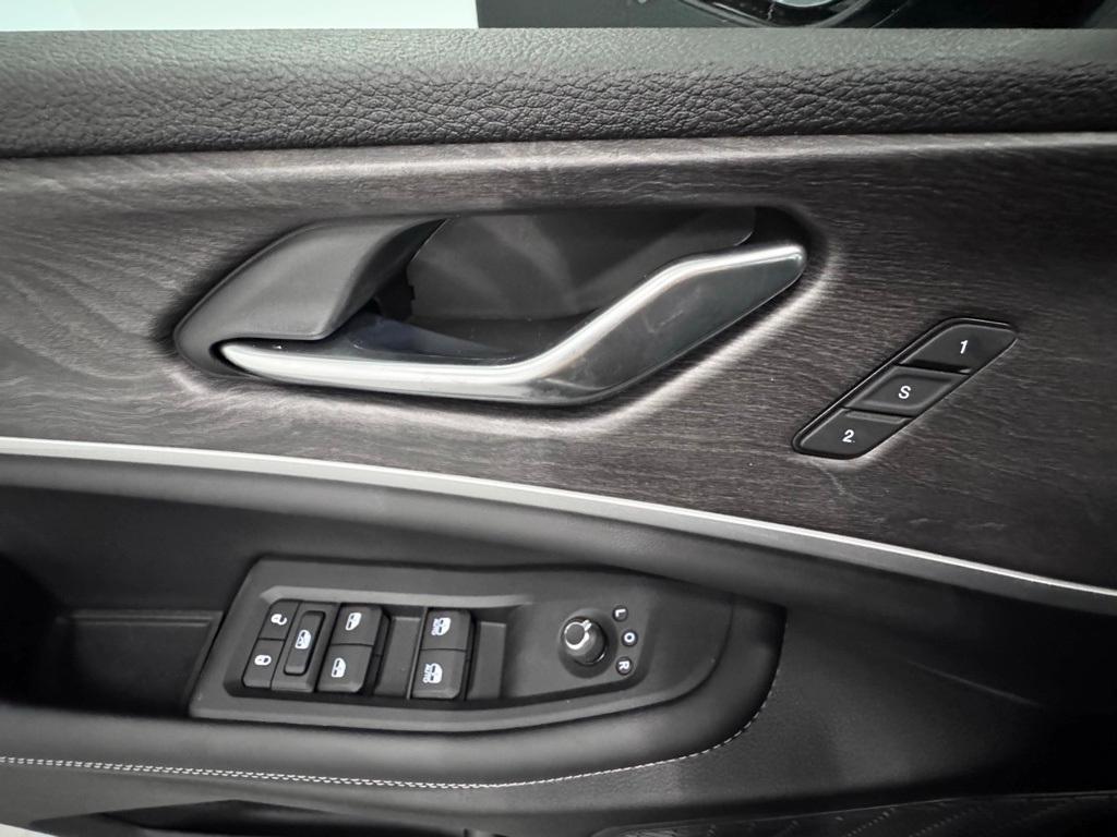 new 2025 Jeep Grand Cherokee car, priced at $49,121