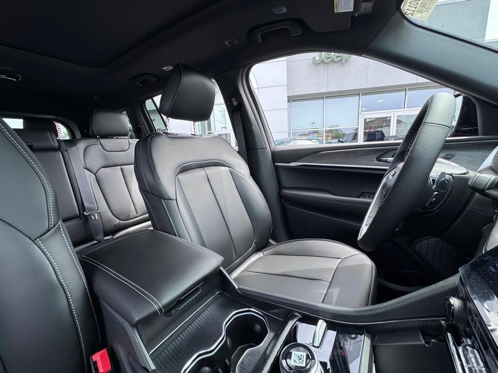 new 2025 Jeep Grand Cherokee L car, priced at $46,950