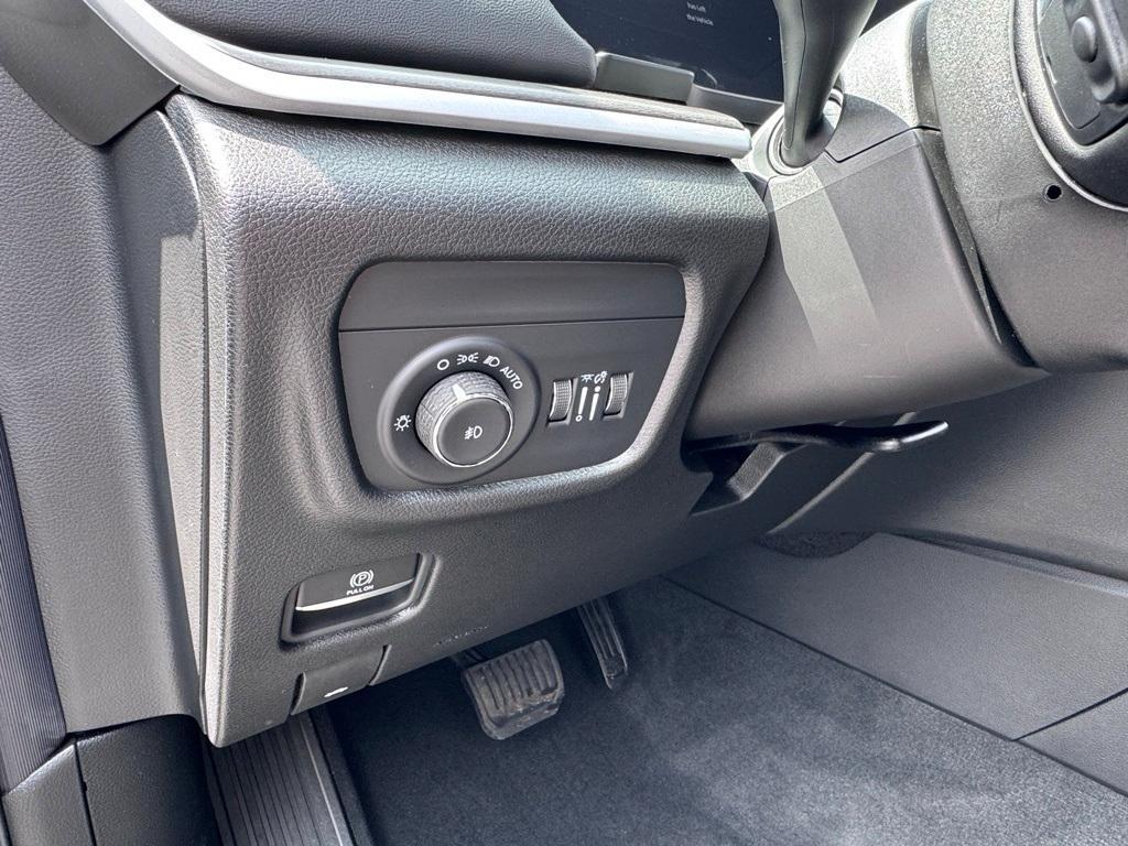 new 2025 Jeep Grand Cherokee L car, priced at $46,950
