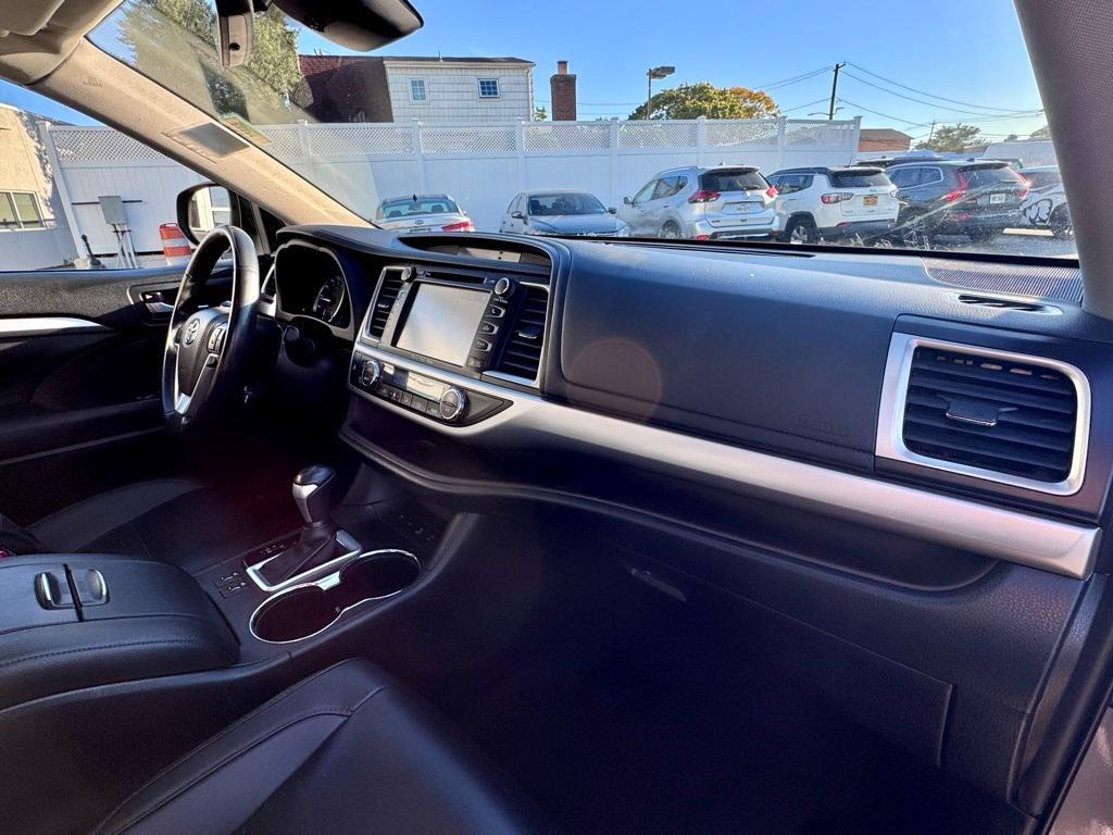 used 2019 Toyota Highlander car, priced at $22,450