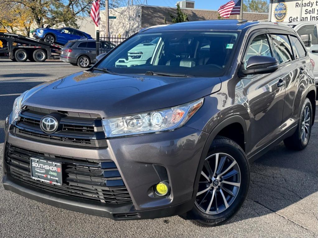 used 2019 Toyota Highlander car, priced at $22,450