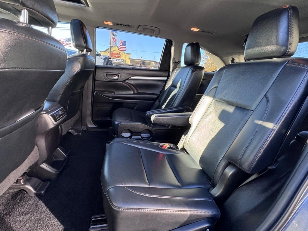 used 2019 Toyota Highlander car, priced at $22,450