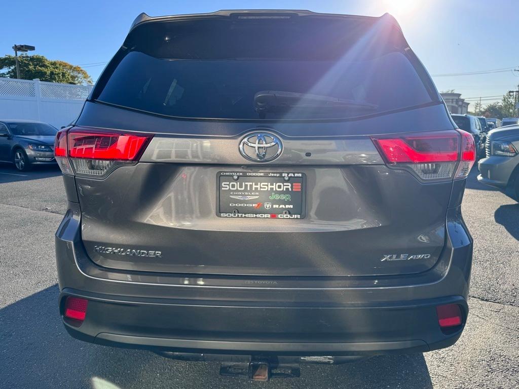 used 2019 Toyota Highlander car, priced at $22,450