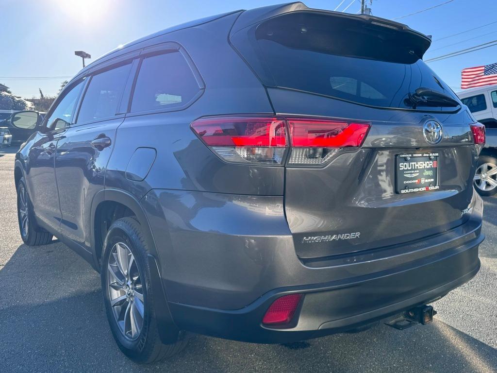 used 2019 Toyota Highlander car, priced at $22,450