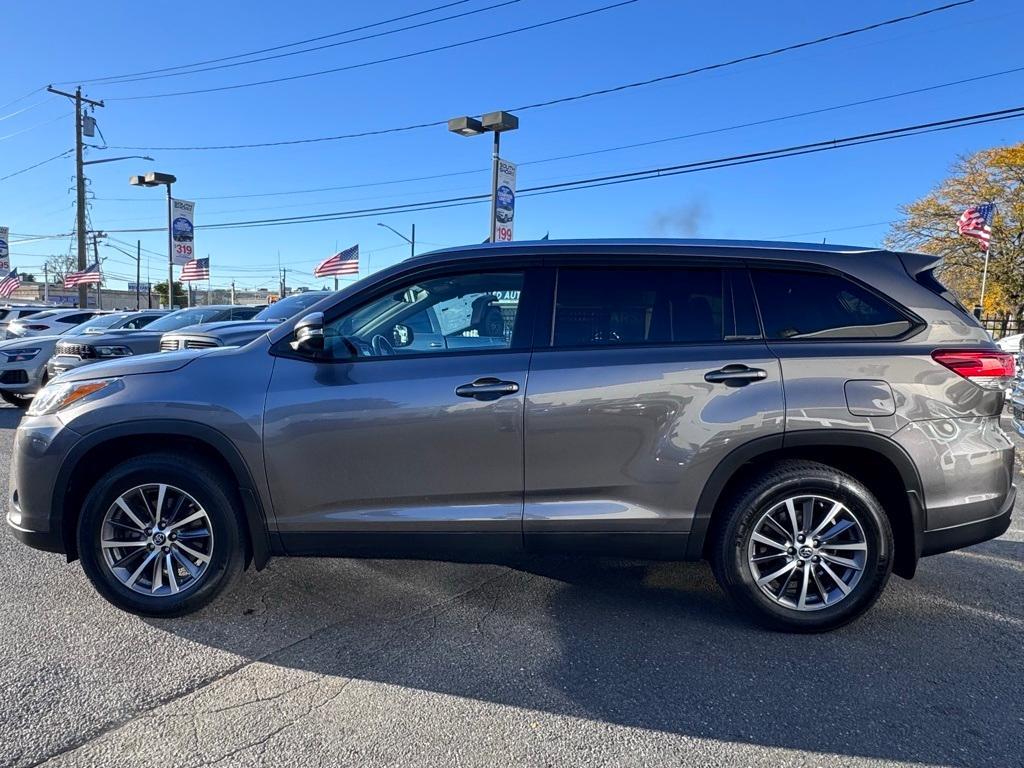 used 2019 Toyota Highlander car, priced at $22,450