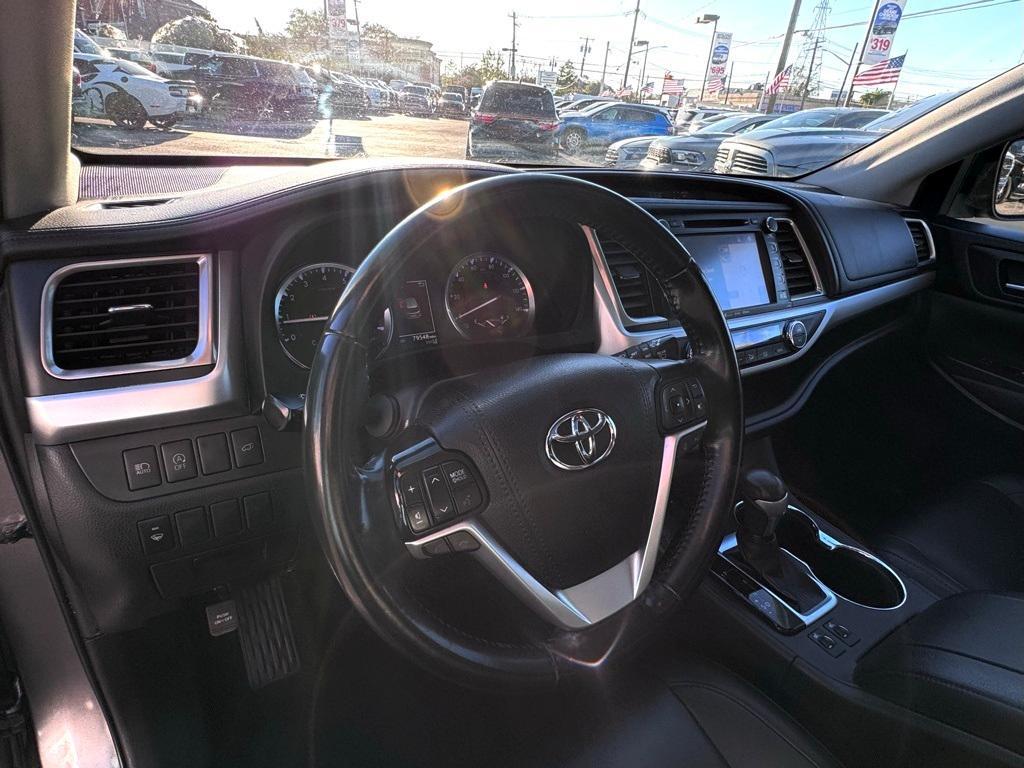 used 2019 Toyota Highlander car, priced at $22,450