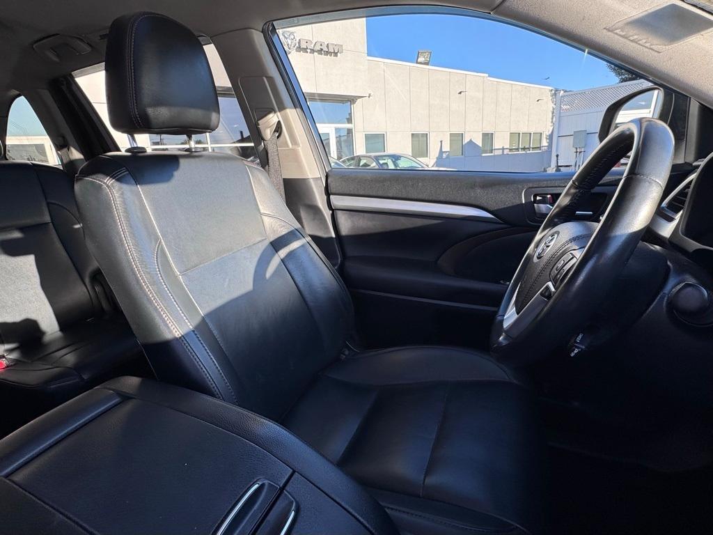 used 2019 Toyota Highlander car, priced at $22,450