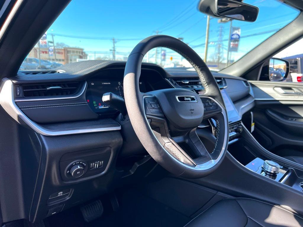 new 2025 Jeep Grand Cherokee L car, priced at $45,950