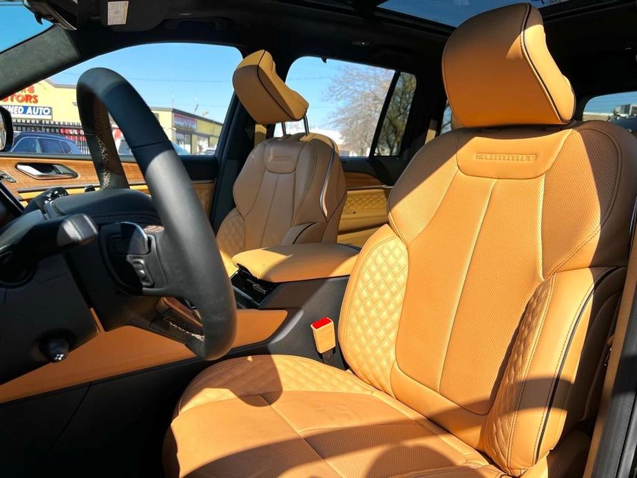 new 2025 Jeep Grand Cherokee car, priced at $59,495