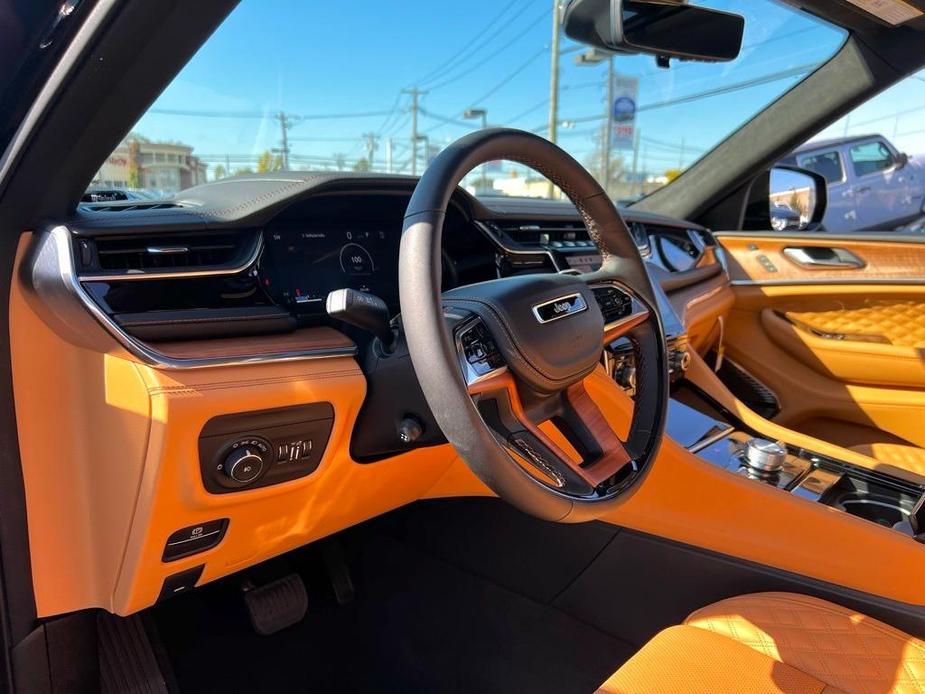 new 2025 Jeep Grand Cherokee car, priced at $59,495