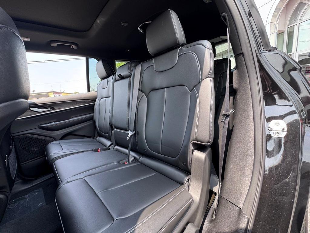 new 2025 Jeep Grand Cherokee L car, priced at $42,426