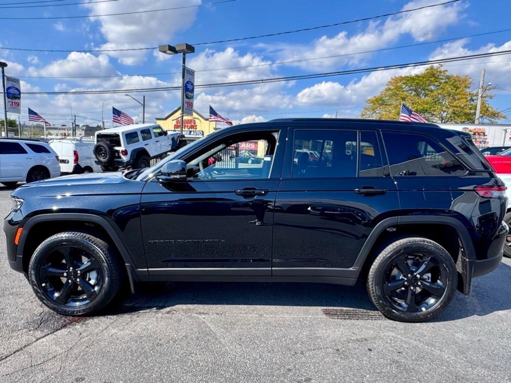 new 2025 Jeep Grand Cherokee car, priced at $50,910