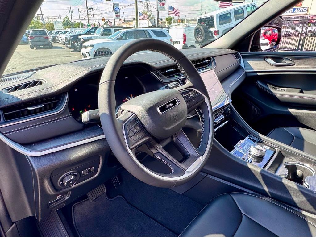 new 2025 Jeep Grand Cherokee car, priced at $50,910