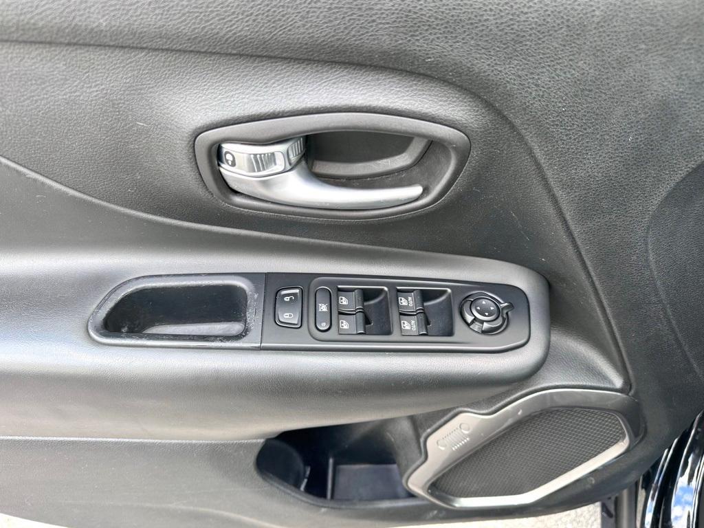 used 2020 Jeep Renegade car, priced at $12,750