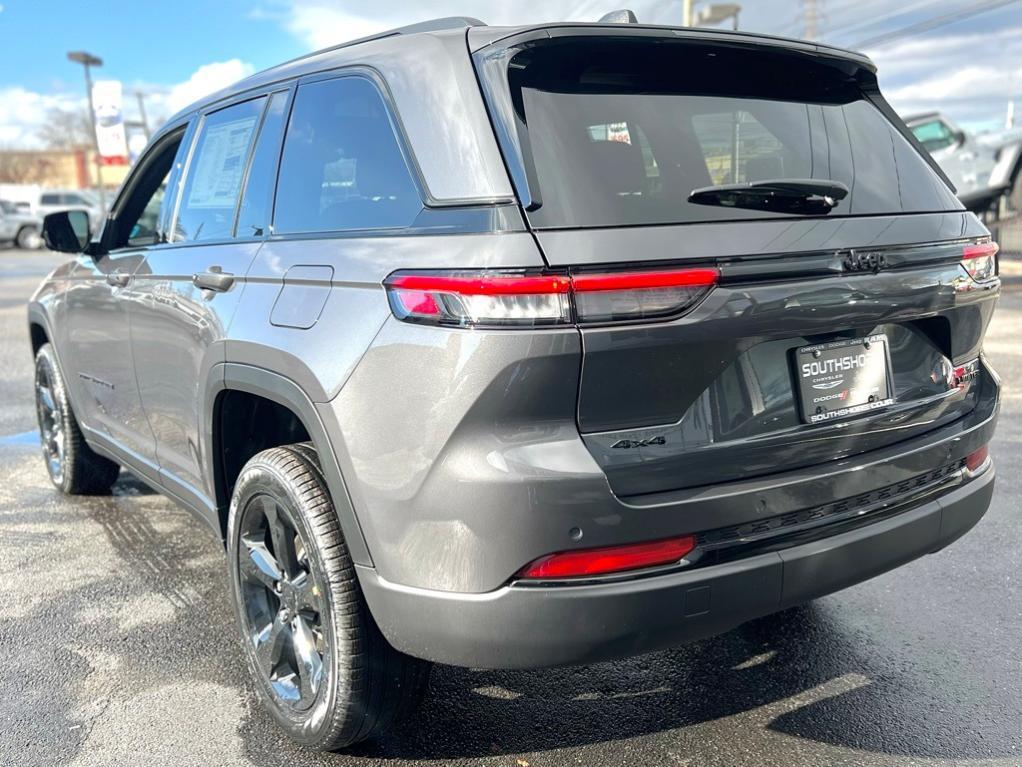 new 2025 Jeep Grand Cherokee car, priced at $44,850