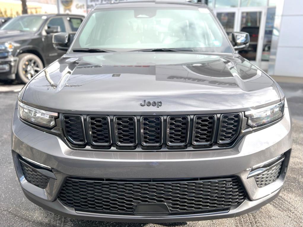 new 2025 Jeep Grand Cherokee car, priced at $44,850