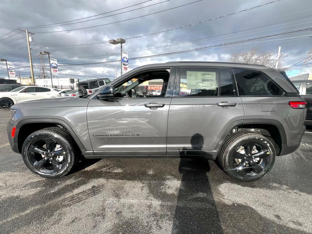 new 2025 Jeep Grand Cherokee car, priced at $44,850