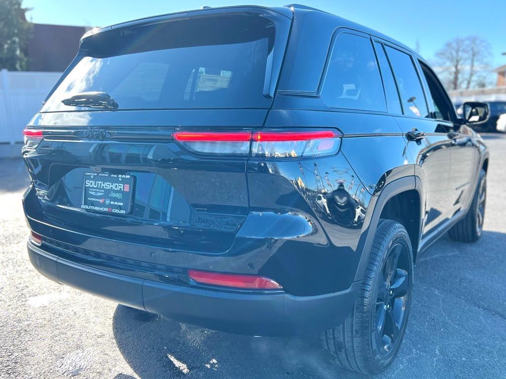 new 2025 Jeep Grand Cherokee car, priced at $44,850