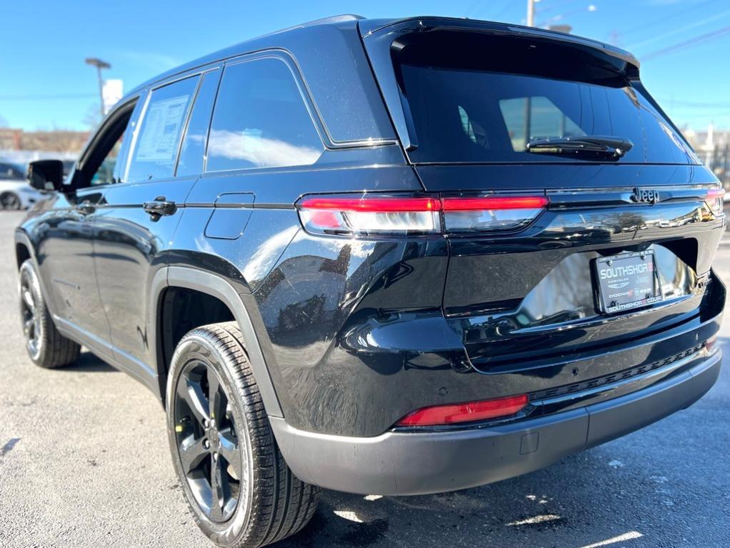 new 2025 Jeep Grand Cherokee car, priced at $44,850