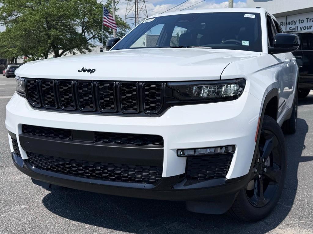 new 2025 Jeep Grand Cherokee car, priced at $48,526