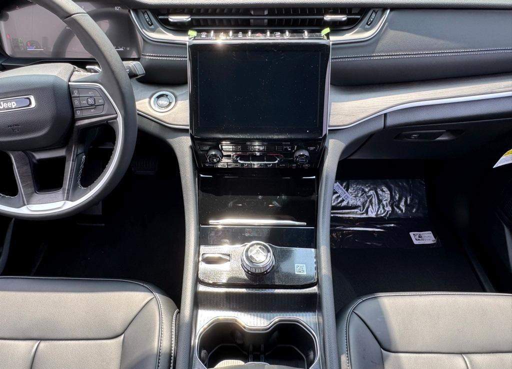 new 2025 Jeep Grand Cherokee car, priced at $48,526