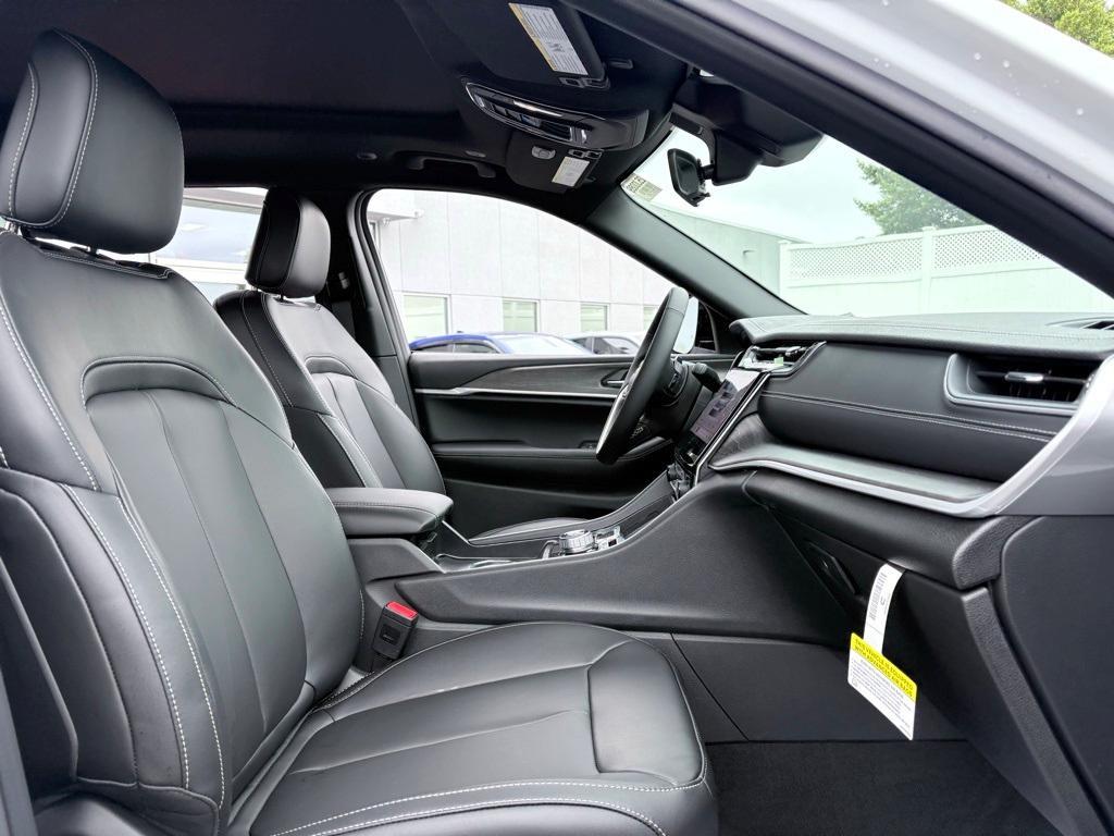 new 2025 Jeep Grand Cherokee L car, priced at $44,926