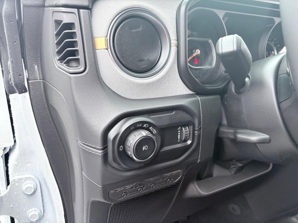 new 2025 Jeep Wrangler car, priced at $49,926
