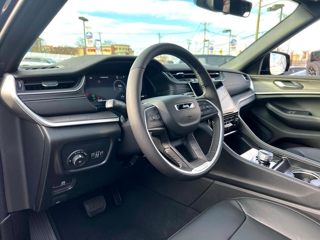 new 2025 Jeep Grand Cherokee L car, priced at $44,950