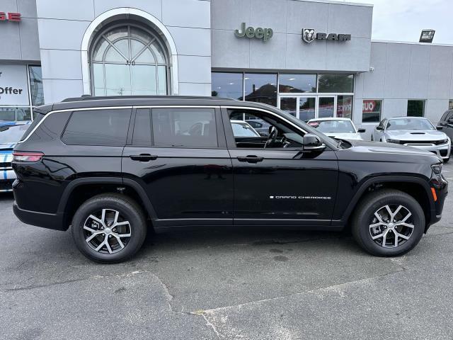 new 2024 Jeep Grand Cherokee L car, priced at $39,495