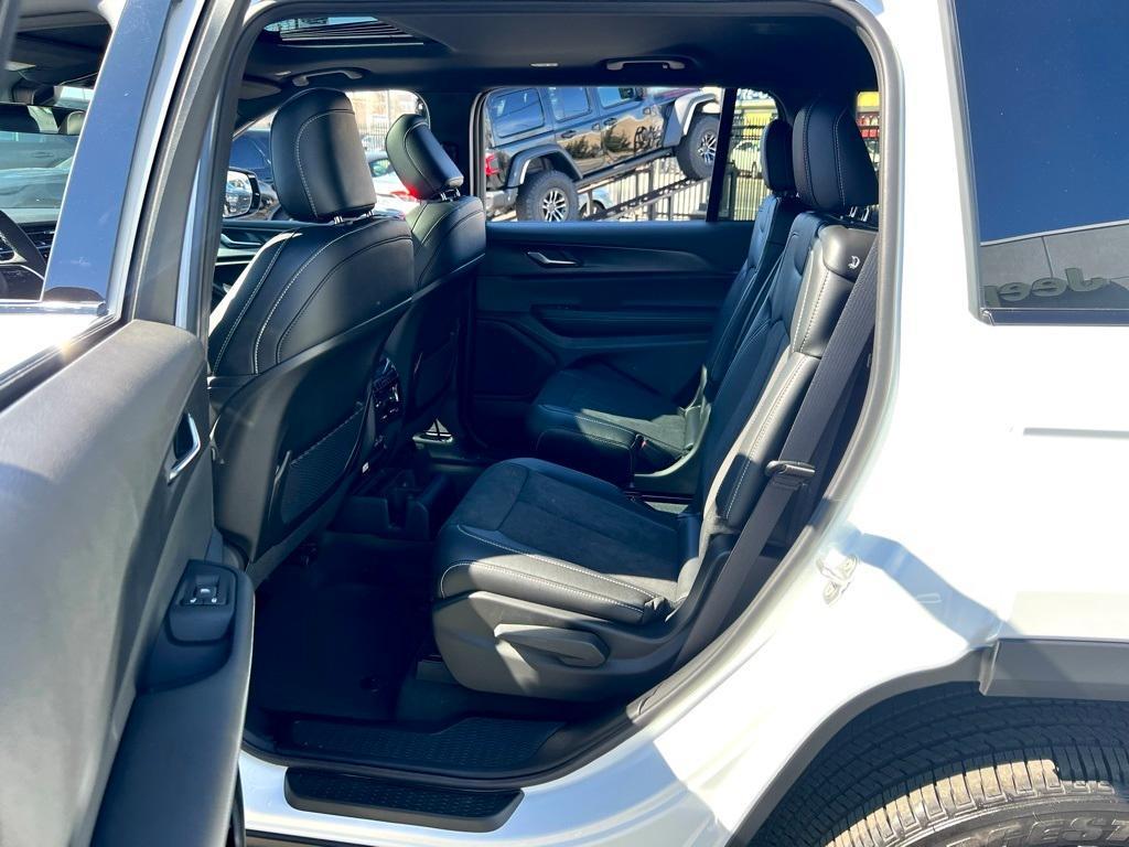 new 2025 Jeep Grand Cherokee L car, priced at $38,450