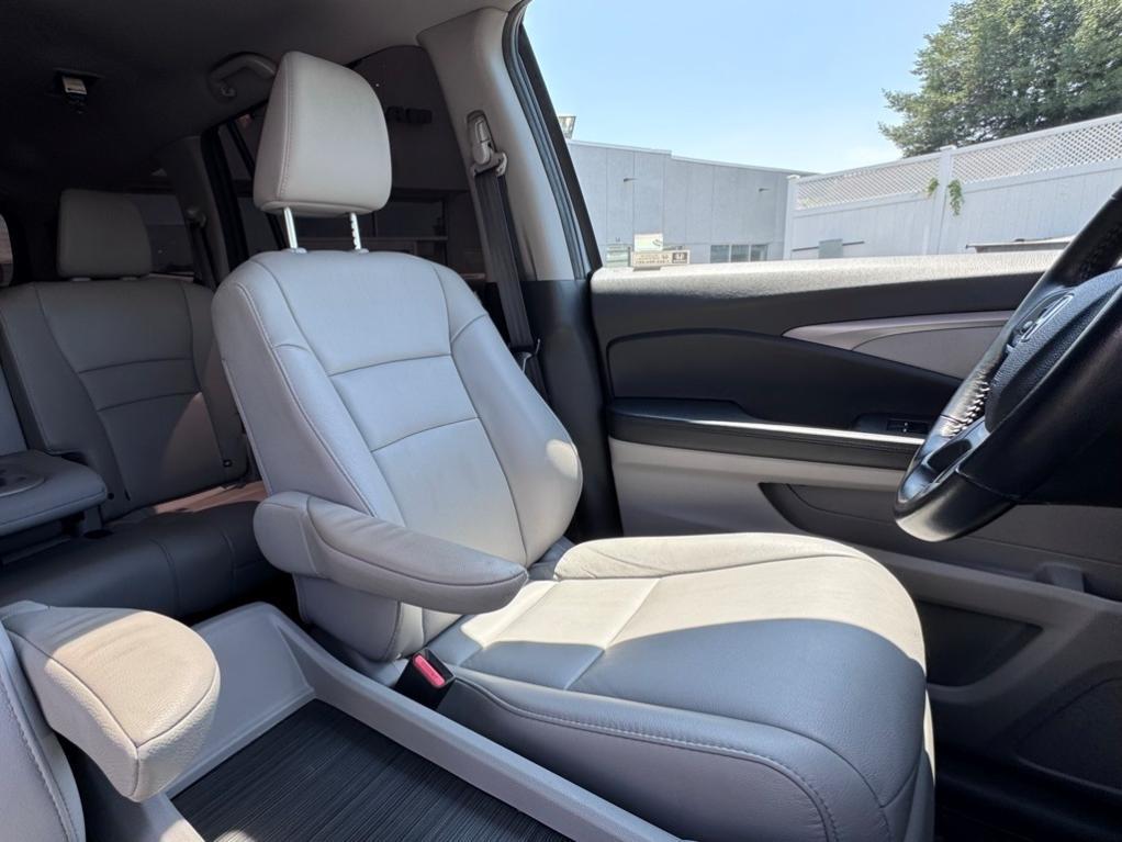 used 2021 Honda Pilot car, priced at $24,850