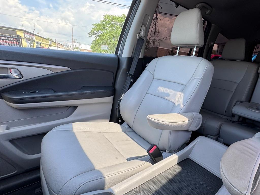 used 2021 Honda Pilot car, priced at $24,850