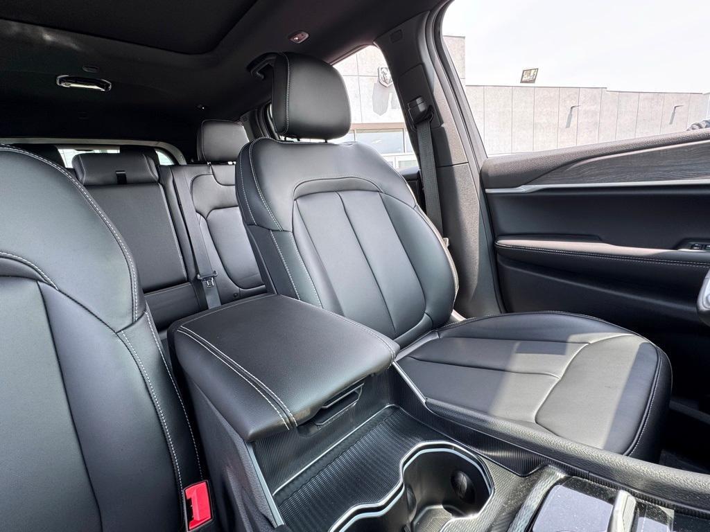 new 2025 Jeep Grand Cherokee L car, priced at $51,167