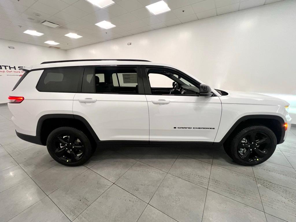 new 2025 Jeep Grand Cherokee L car, priced at $52,290