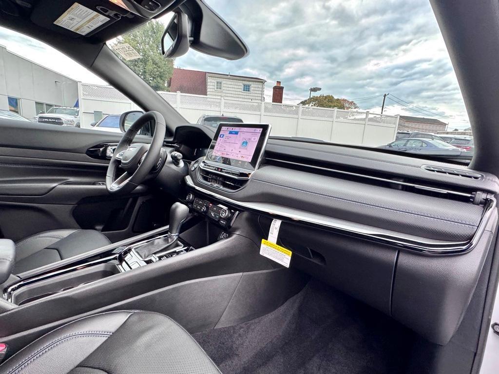 new 2025 Jeep Compass car