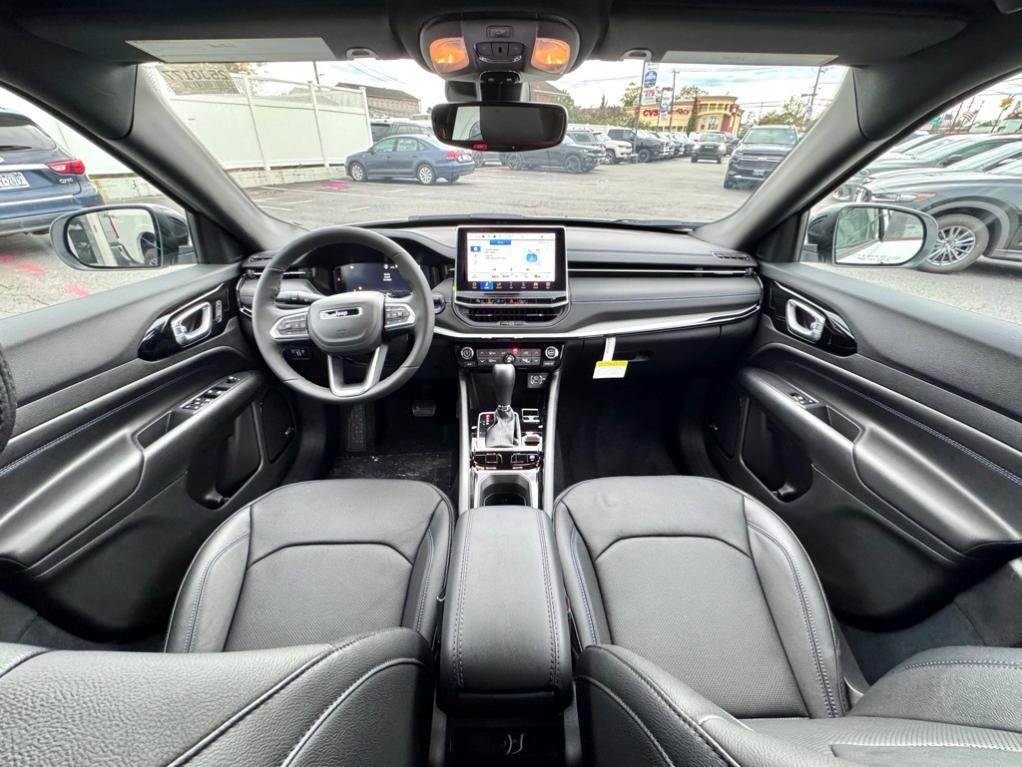 new 2025 Jeep Compass car