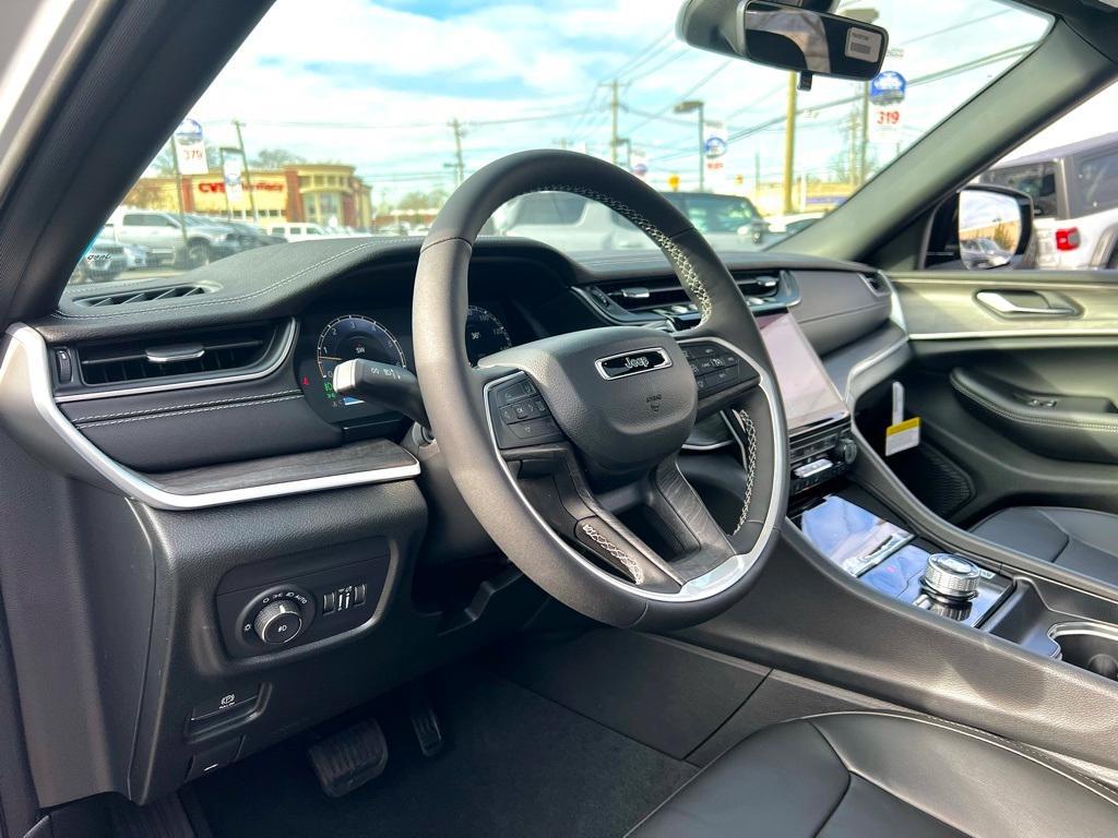 new 2025 Jeep Grand Cherokee L car, priced at $46,850