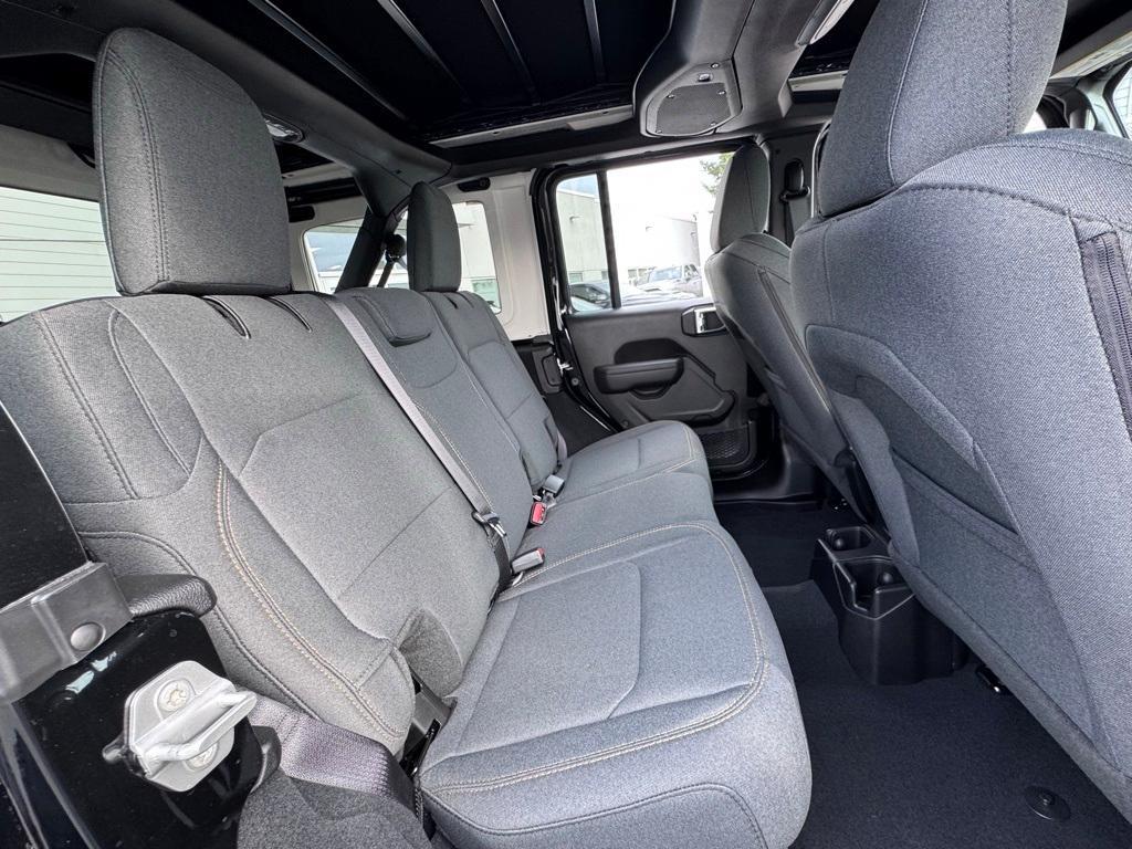 new 2025 Jeep Wrangler car
