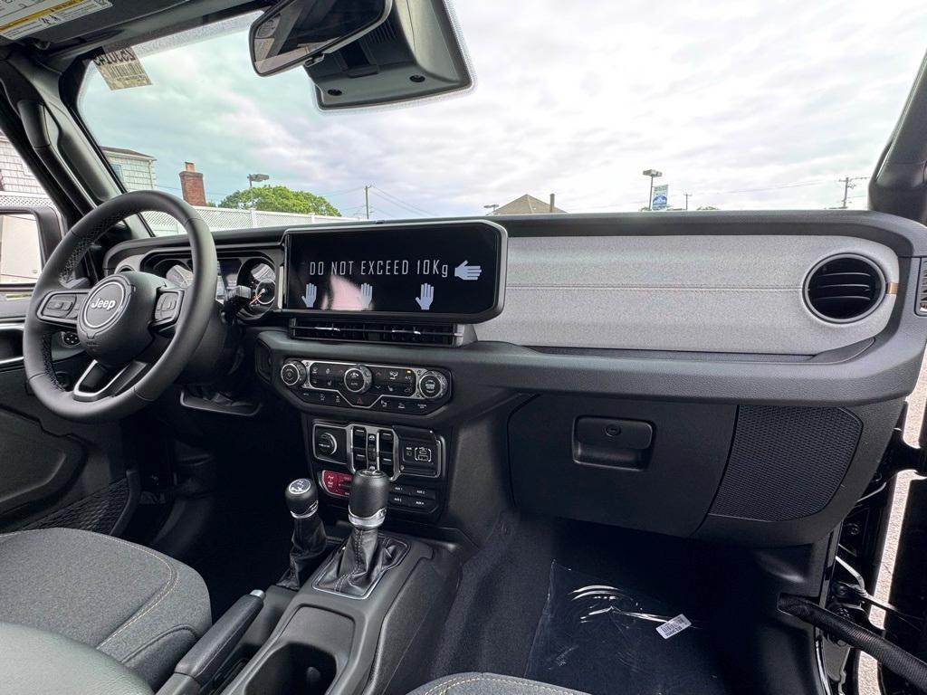 new 2025 Jeep Wrangler car