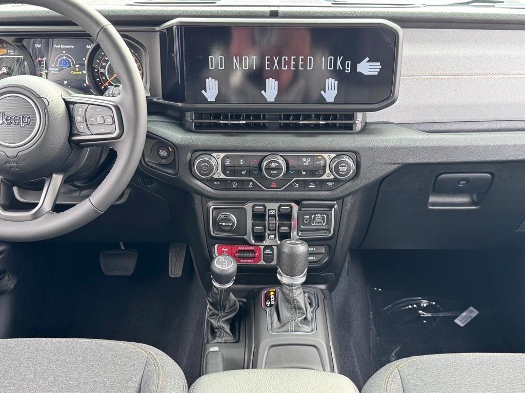 new 2025 Jeep Wrangler car