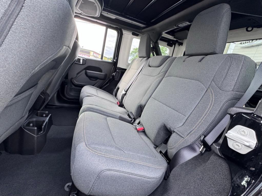 new 2025 Jeep Wrangler car