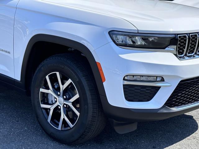 new 2024 Jeep Grand Cherokee car, priced at $39,495