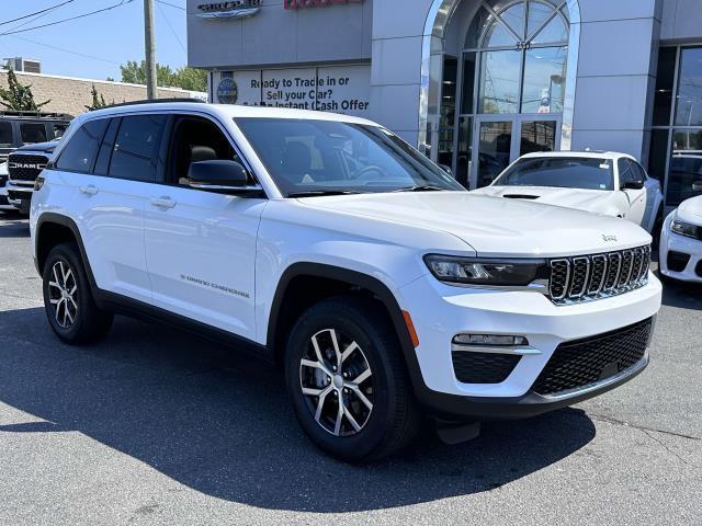 new 2024 Jeep Grand Cherokee car, priced at $39,495