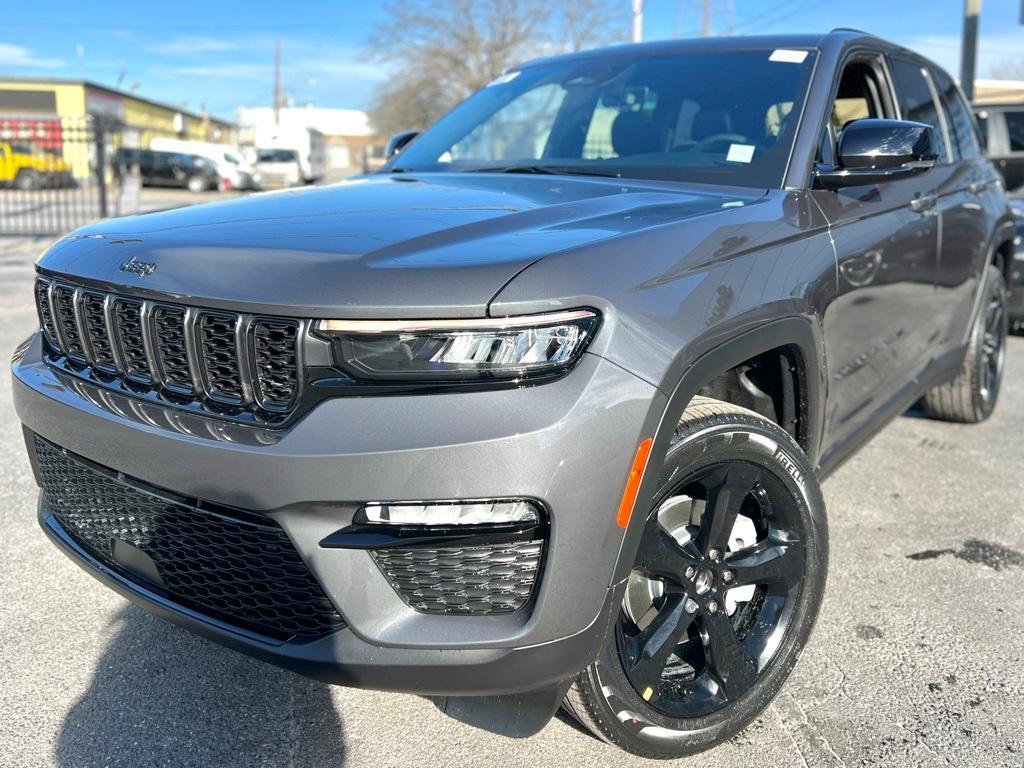 new 2025 Jeep Grand Cherokee car, priced at $43,850